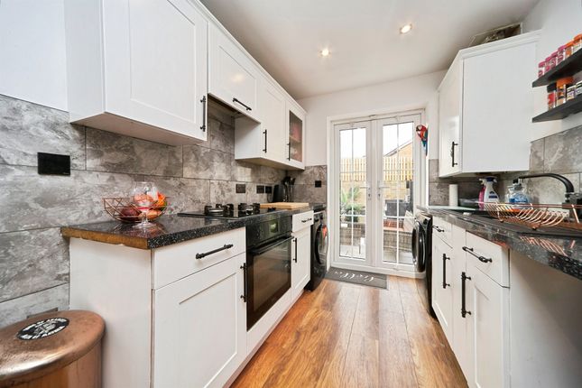 18, Bescot Way, Shipley photo 4