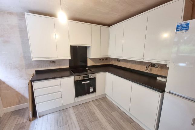 Room 2, Flat 2,, Templewood House, REDHILL photo 2