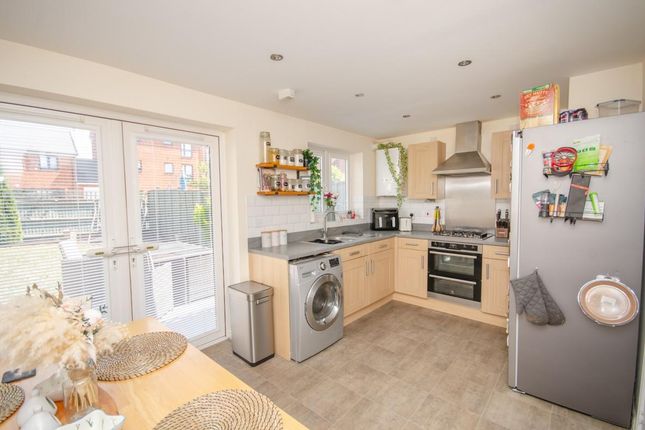 23, Bluebell Way, Bristol photo 4