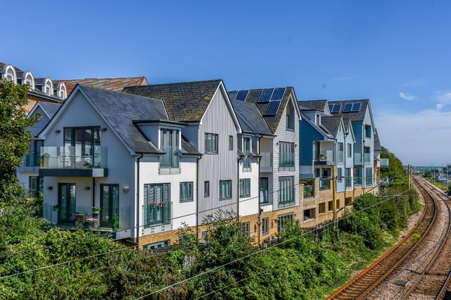 Flats for sale leigh on best sale sea