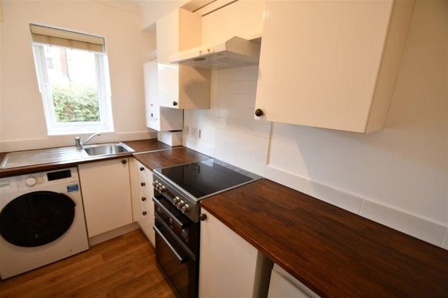 3 St Catherines, 83 Eastwood Road, Bramley photo 2