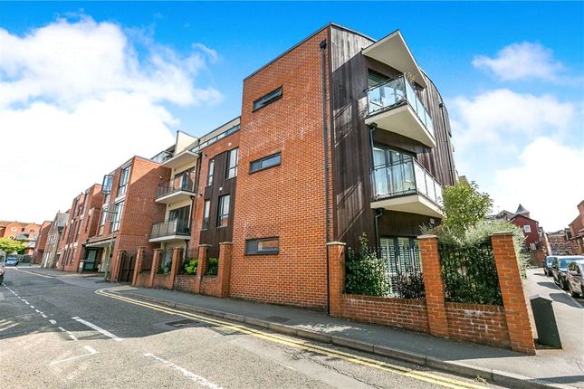 Flat for sale in The Bars, Guildford, Surrey