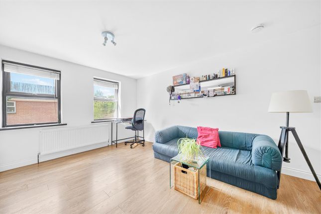 95, Clarence Road, London photo 2