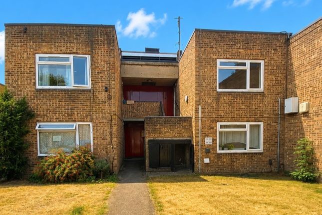 1-bed flat on 148, Whitley Close, Staines-upon-Thames, £105,000