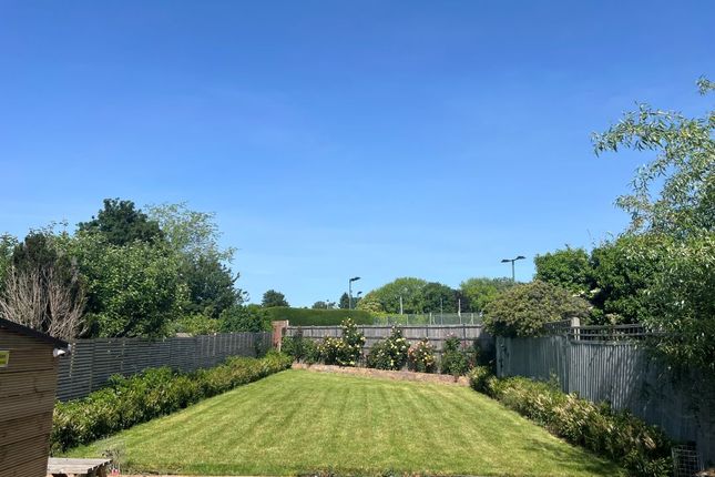 31, Mardle Road, Leighton Buzzard photo 2