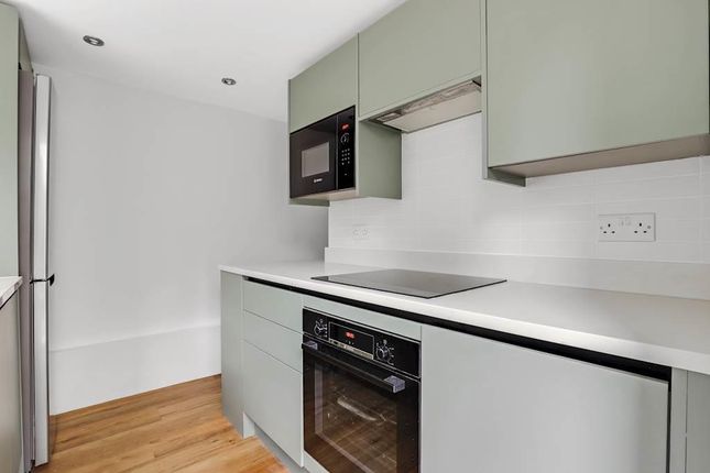 10, Mosslea Road, Penge photo 3