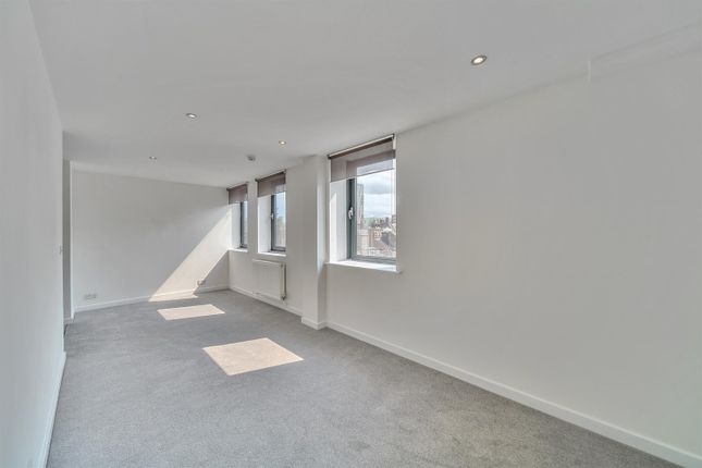 Flat 19, Central House, 14 Cambridge Road, Barking photo 2