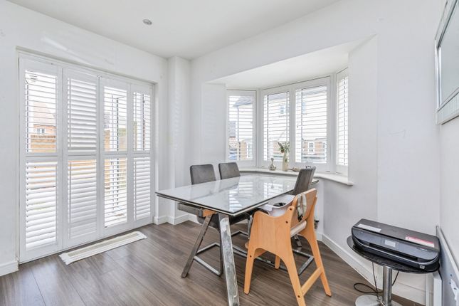 1, Paddock Drive, Kent photo 3