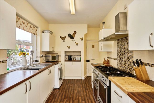 25, Carisbrooke Road, Isle of Wight photo 3