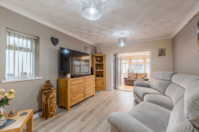 13 George Borrow Road, Dereham photo 2