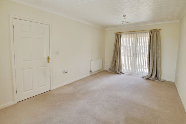 15, Marsh Close, March photo 4