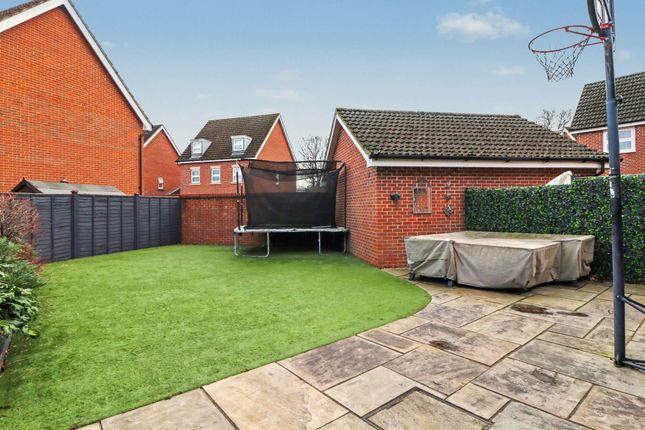 18 Lebburn Meadows, Southampton photo 4