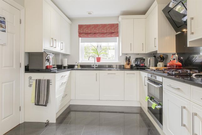 9, Brooklands, Royal Wootton Bassett photo 3