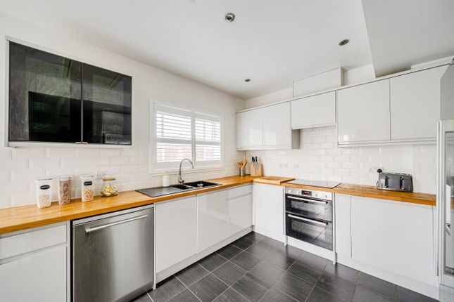 29, Voyager Drive, Swindon photo 2