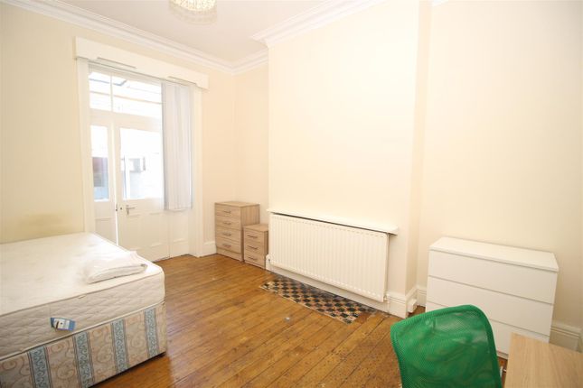 Terraced house to rent in Cavendish Place, Jesmond, Newcastle Upon Tyne