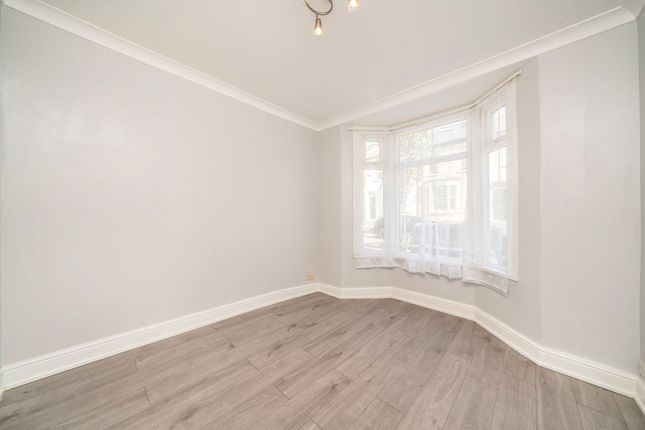 36, Bushberry Road, London photo 3