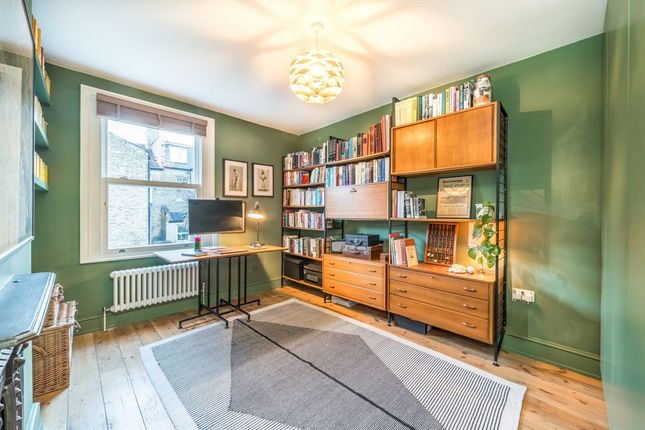 Top Floor Flat, Flat 2, 22, Plato Road, London photo 3