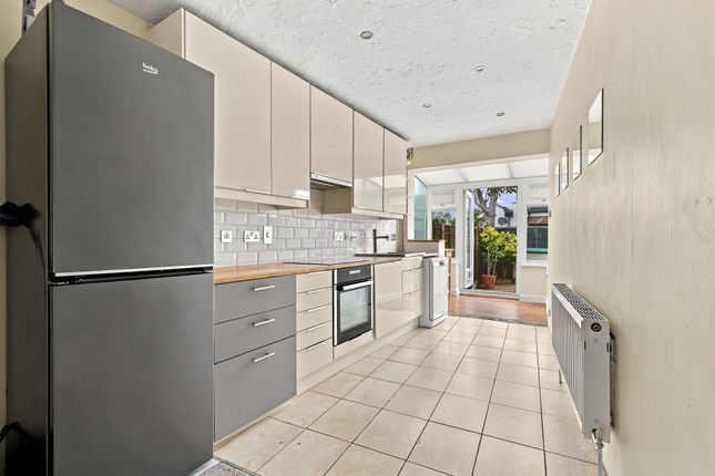 17 Clewer Fields, Windsor photo 2