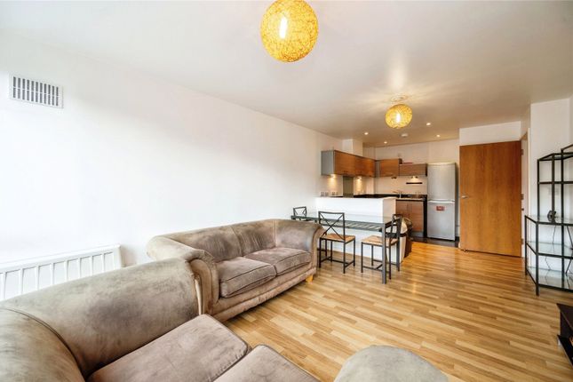 2-bed flat on Queen Street, Portsmouth, Hampshire PO1, £180,000