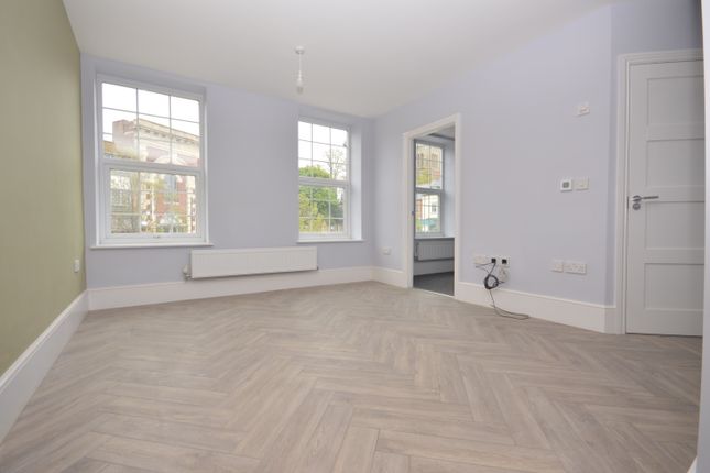 Thumbnail Penthouse to rent in Market Place, Kettering