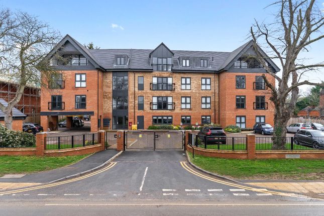 Thumbnail Flat for sale in North Road, Stevenage