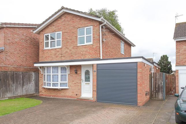 Thumbnail Detached house for sale in Chatsworth Drive, Banbury