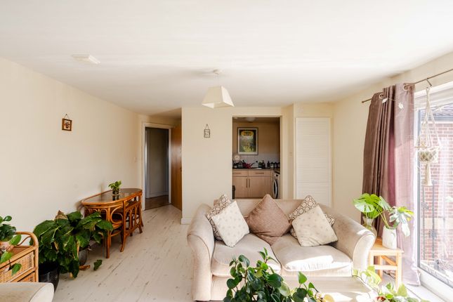 8 Brook Court, Whitchurch Road, Bristol photo 3