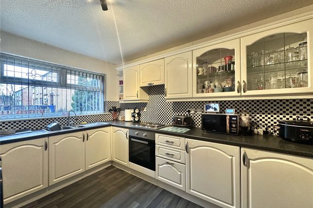 48, Deepdale, Cheshire photo 4