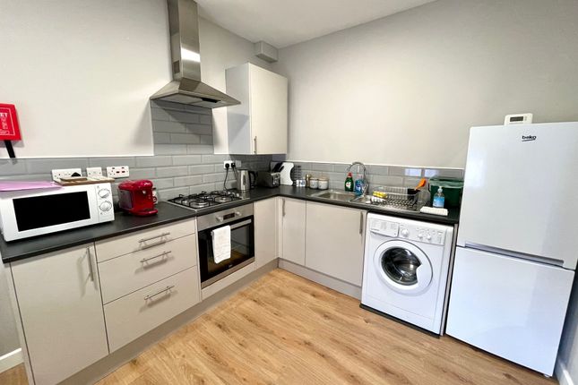 Flat to rent in Beauchamp Street, Cardiff