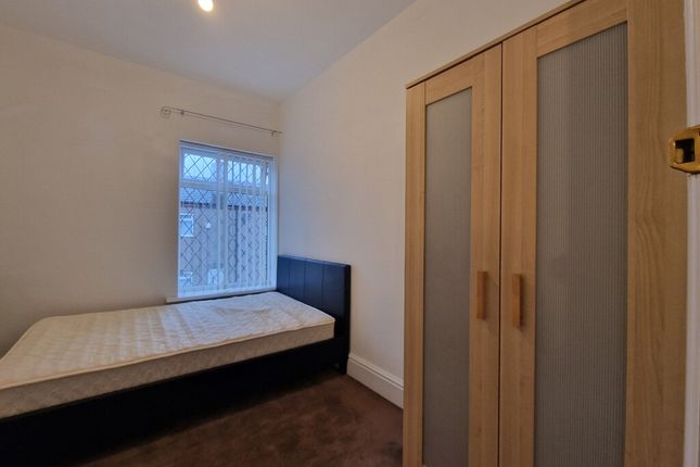 Shared accommodation to rent in Manchester Road, Tyldesley, Manchester