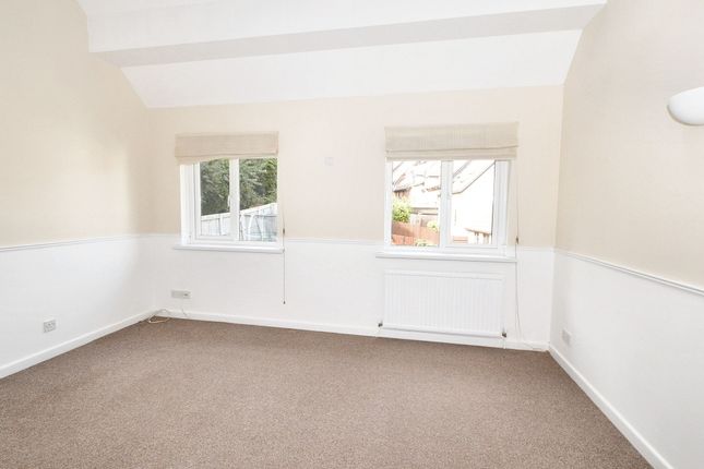 31 Heron Way, Torquay photo 3