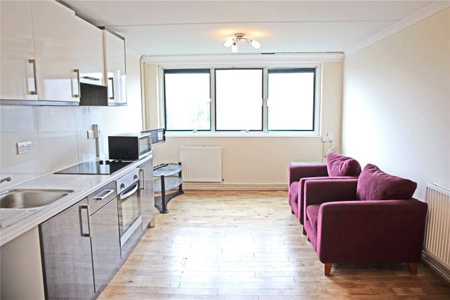 Flat to rent in Gloucester Road, London
