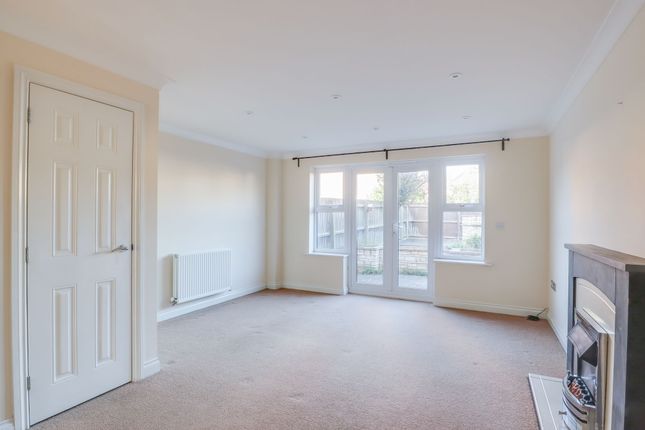 37 Longchamp Drive, Ely photo 4
