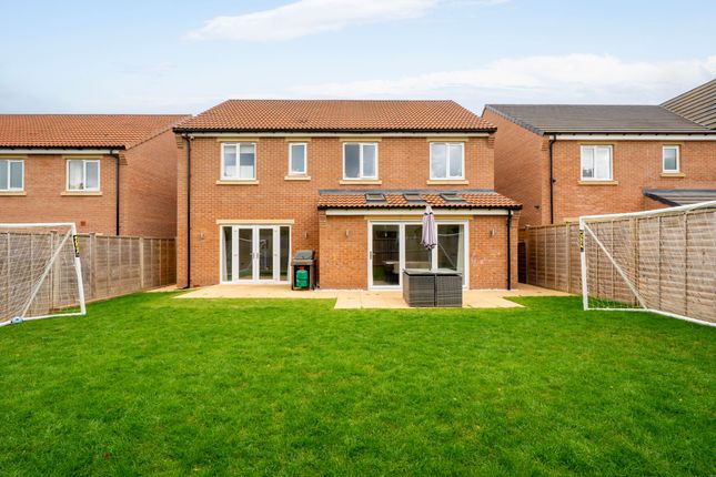 7 Elderberry Drive, Harrogate photo 4