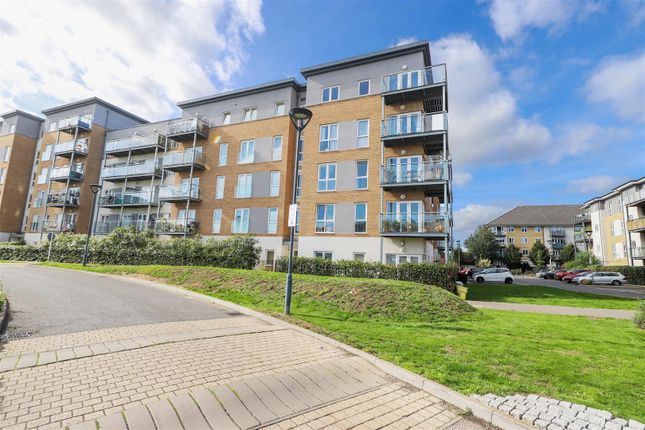 Flat for sale in Pennyroyal Drive, West Drayton