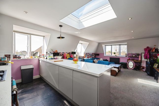 Flat F, 3, Elm Grove, Hayling Island photo 4