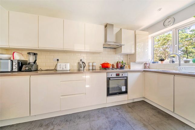 Flat 8 Radley Court, 34, Beachborough Road, Bromley photo 3