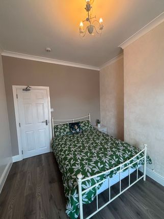 Room 4, 113 Corporation Road, Darlington photo 4