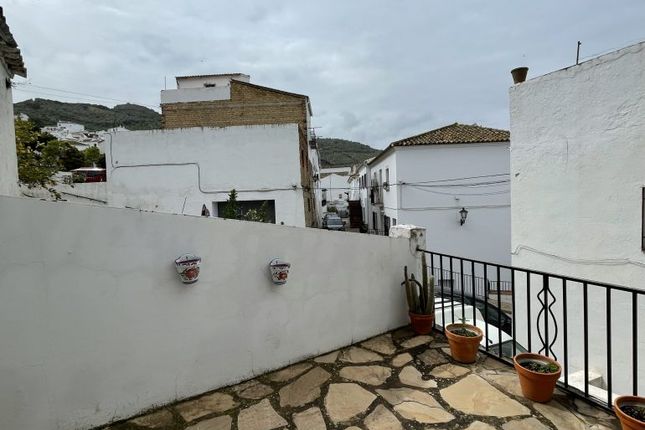 Apartment for sale in Zahara De La Sierra, Andalucia, Spain