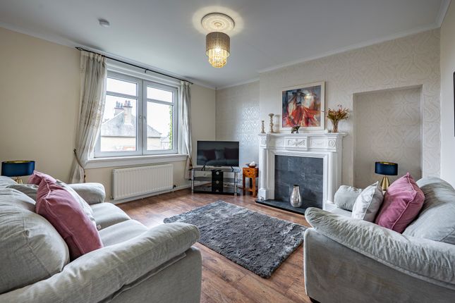 40 Lee Crescent, Bishopbriggs photo 2