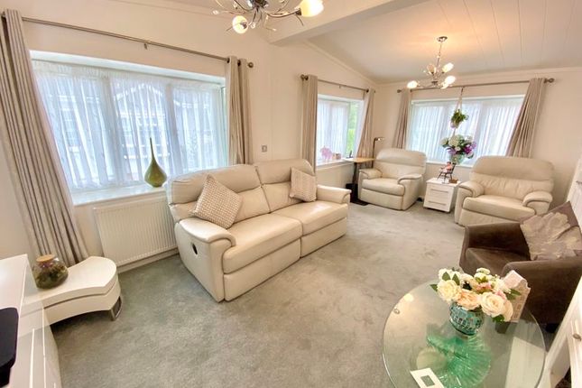 2 Wickham Court, Southwick Road, Fareham photo 3
