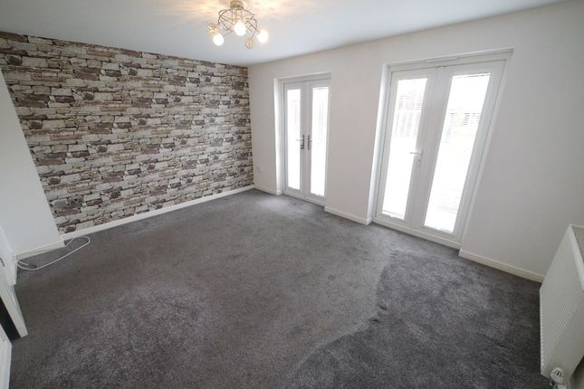49 Alexandrea Way, Wallsend photo 2