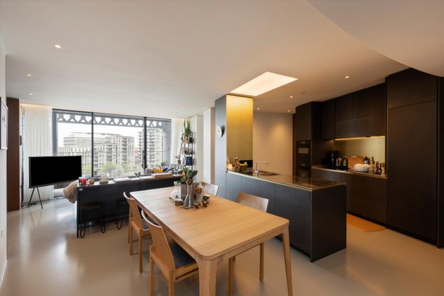 1 Lewis Cubitt Square, London photo 2