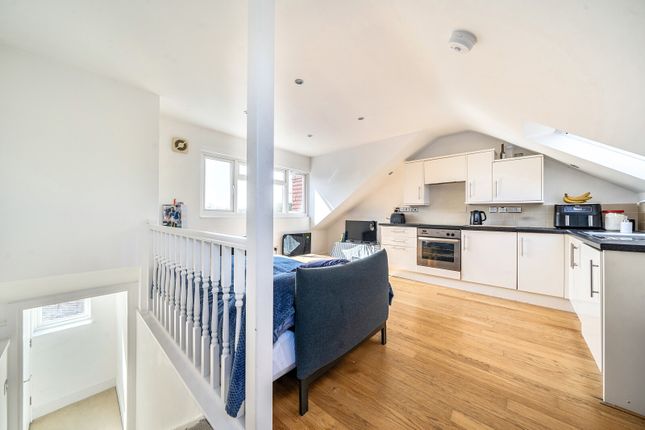 Flat 4, 276, Kingston Road, Teddington photo 2