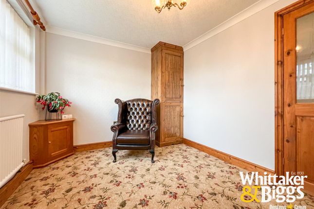 14, Fielden Close, Stoke-On-Trent photo 3