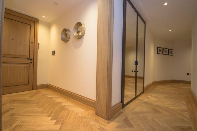 Flat to rent in John Islip Street, Westminster