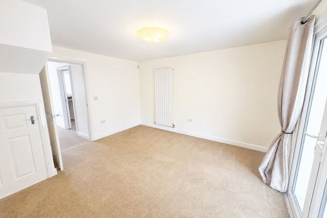6, Lucius Close, North Hykeham photo 3