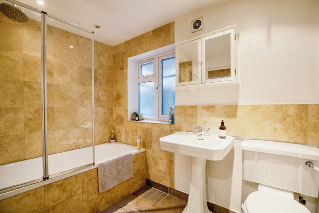 Flat for sale in Maxted Road, Peckham