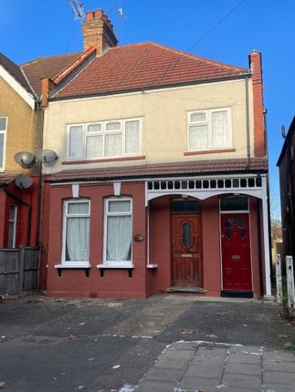 Thumbnail Maisonette to rent in Welldon Crescent, Harrow, Greater London