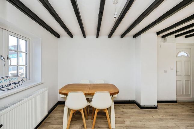 Beach House,, Beach Road, Swansea photo 5